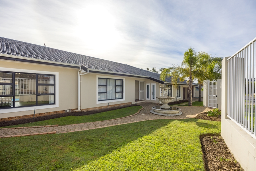 4 Bedroom Property for Sale in Amanda Glen Western Cape